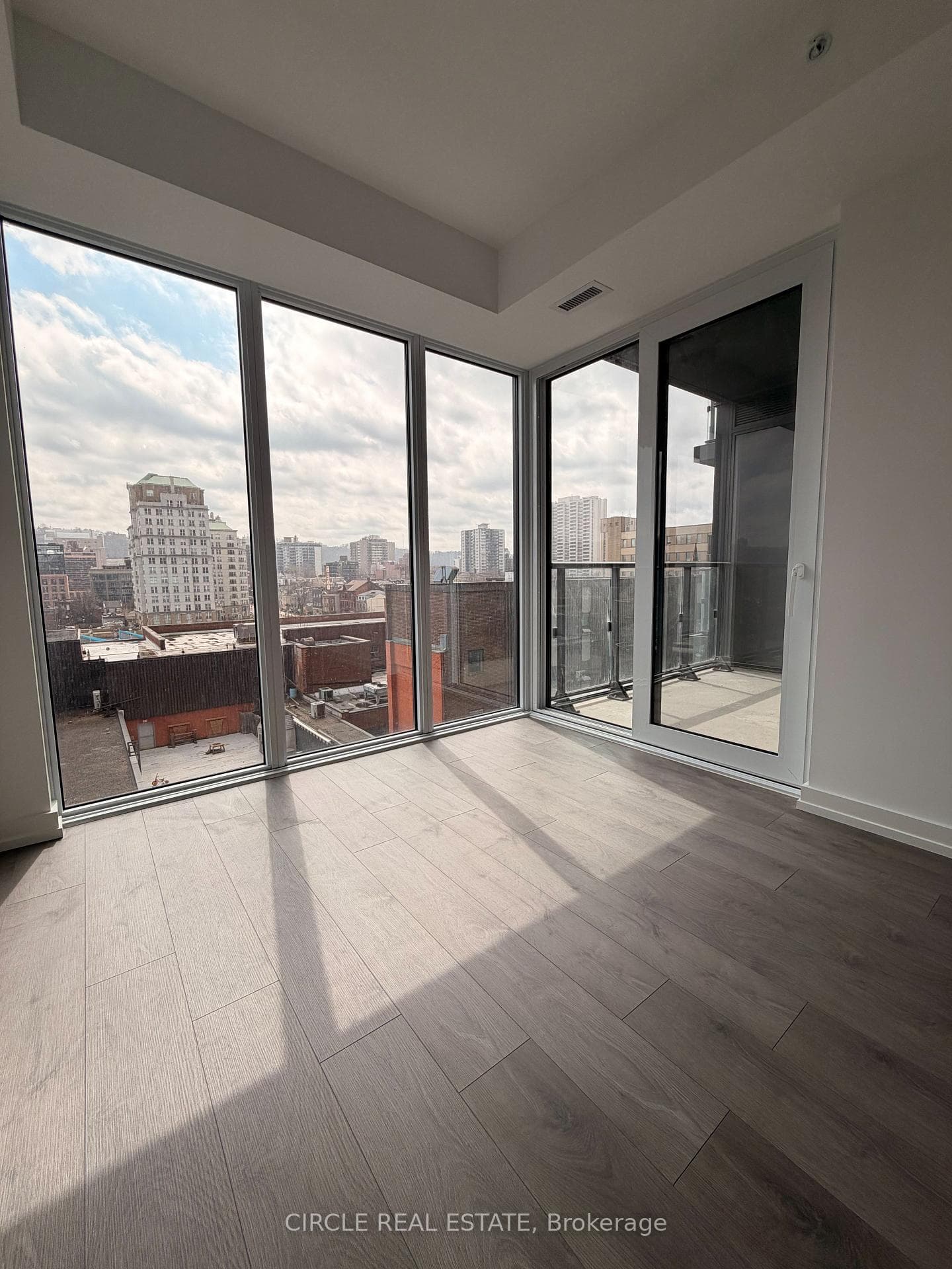 75 James Street Unit #718 - Condo photo 10 of 33 in Hamilton, Ontario
