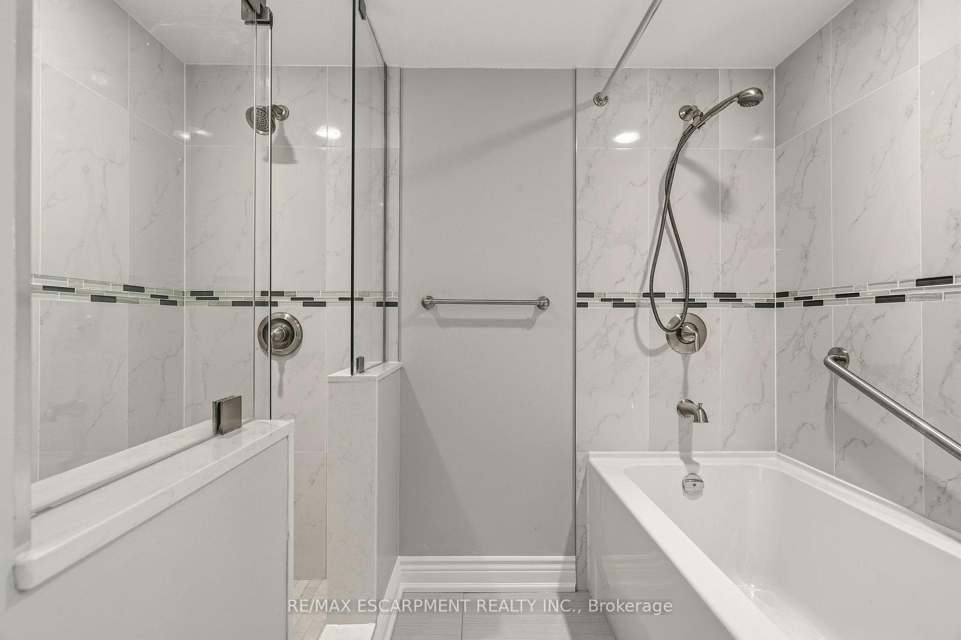 394 RANKIN Drive - Detached photo 39 of 50 in Burlington, Ontario