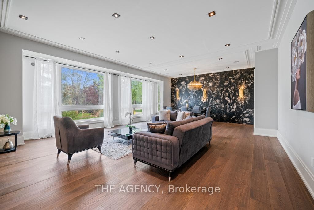 8 Frivick Court - Detached photo 6 of 47 in Willowdale / Newtonbrook, Ontario
