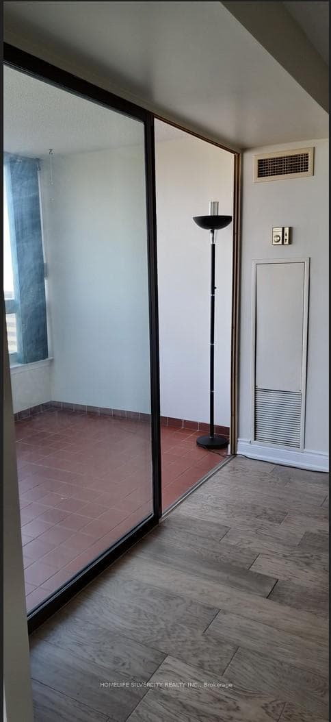 8 Lisa Street Unit 1804 - Condo photo 16 of 49 in Brampton, Ontario