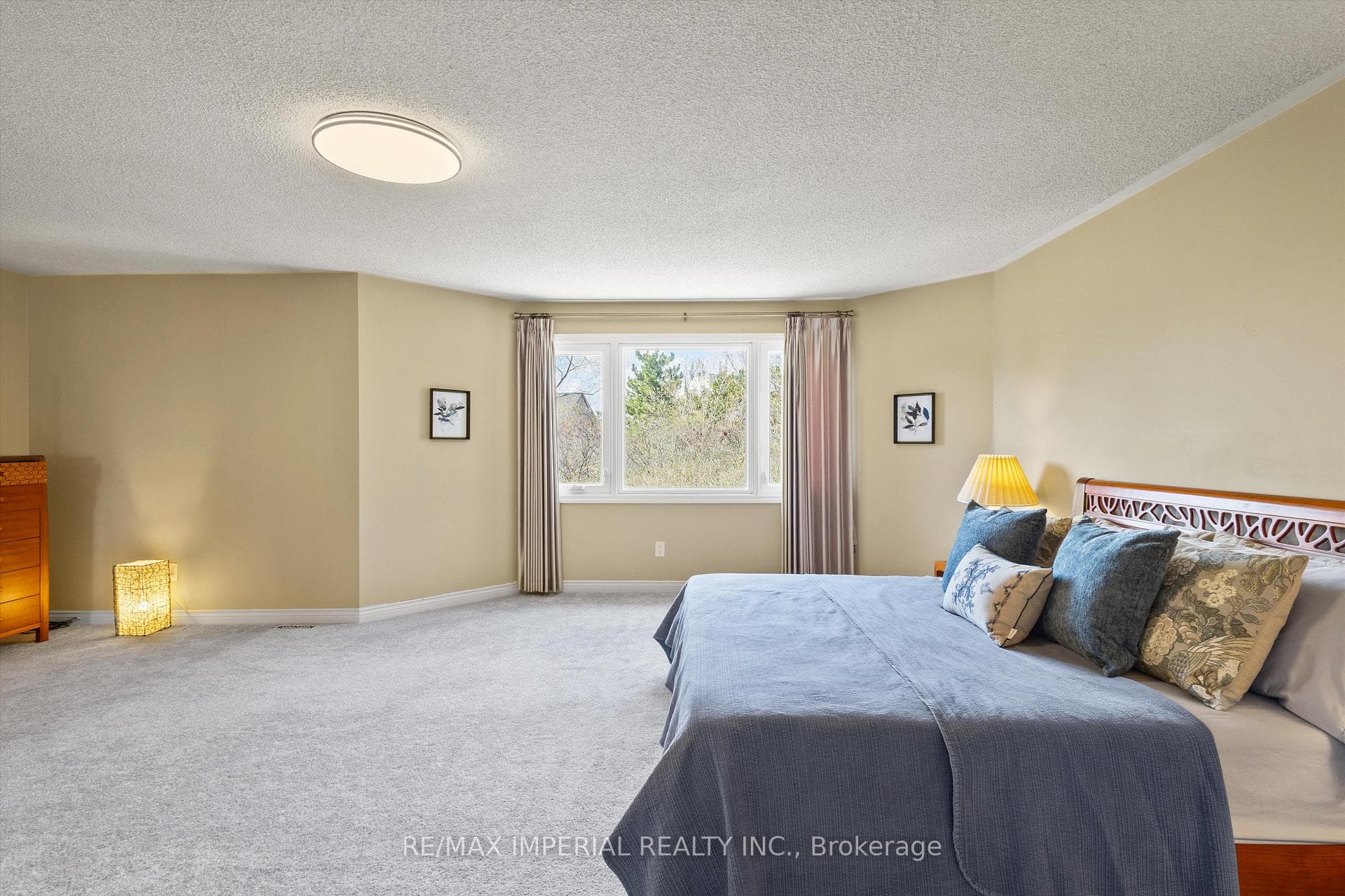 2044 Schoolmaster Circle - Detached photo 22 of 45 in Oakville, Ontario