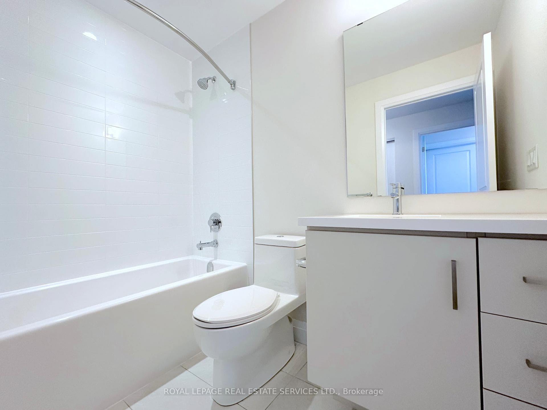 2333 Taunton Road Unit 901 - Condo photo 6 of 25 in Oakville, Ontario