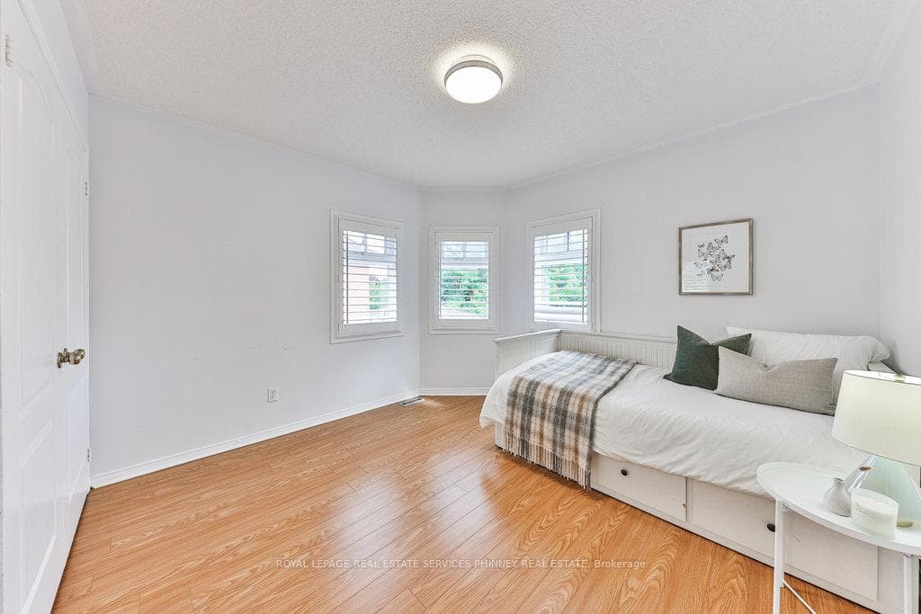 200 Lexington Road - Detached photo 20 of 37 in Oakville, Ontario