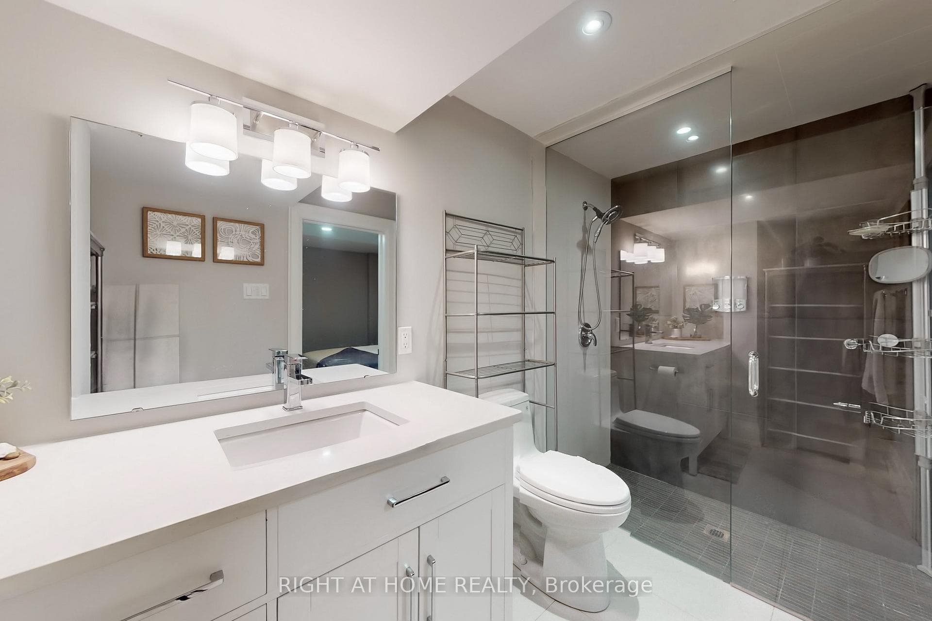 490 Orchard Drive - Detached photo 19 of 22 in Oakville, Ontario