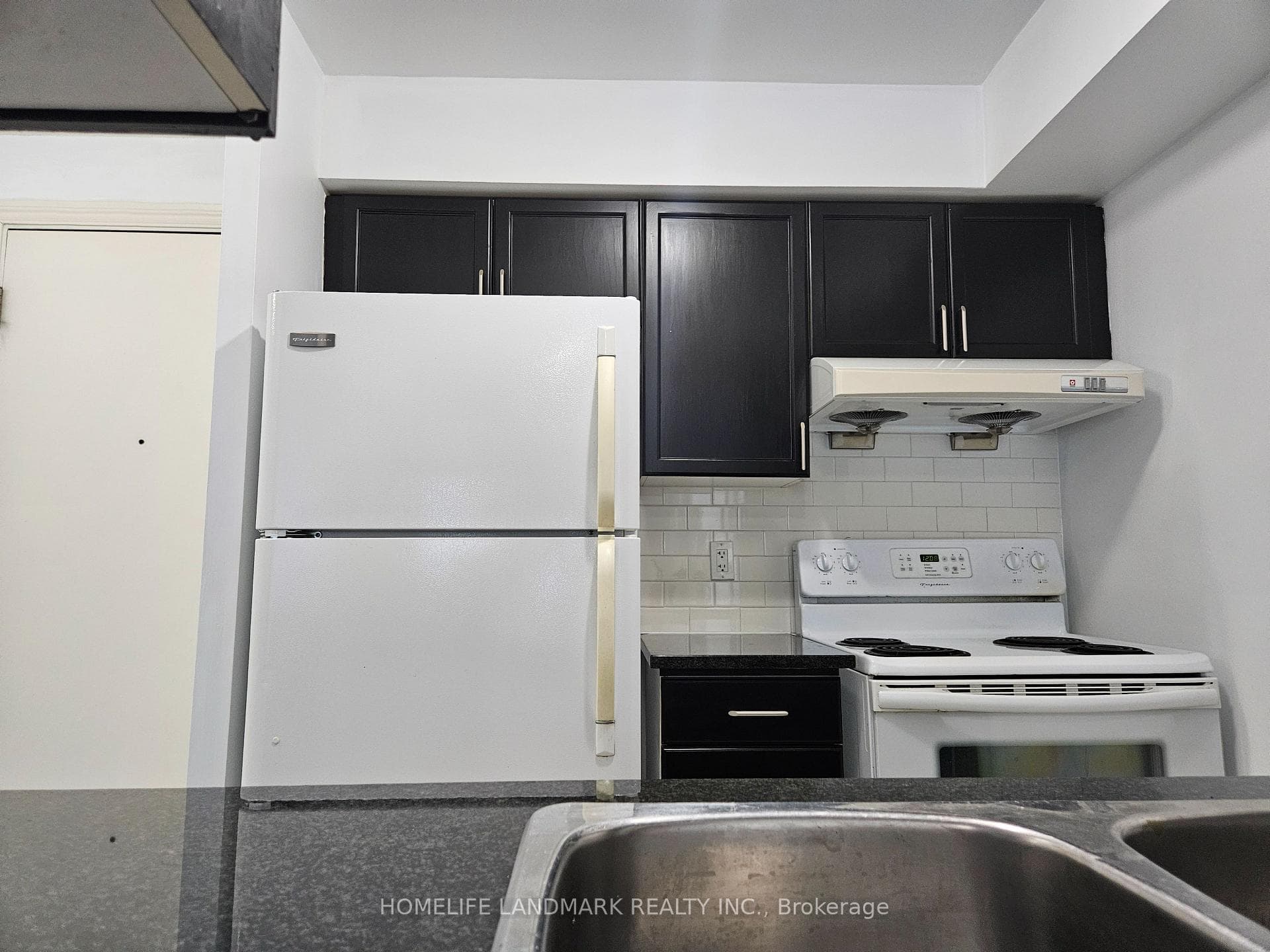 70 Town Centre Court Unit # 1705 - Condo photo 4 of 38 in Scarborough (West Hill / Highland Creek), Ontario