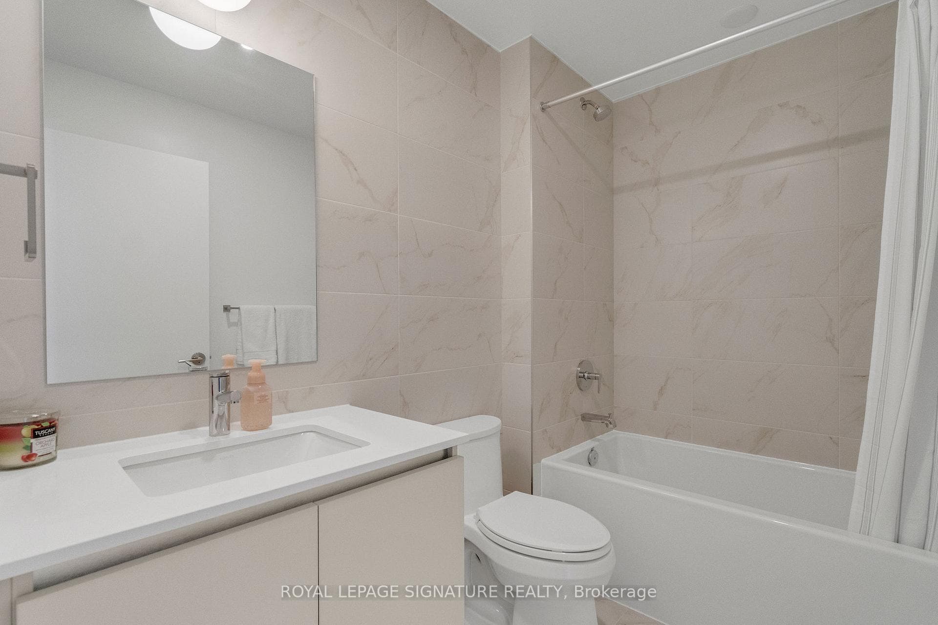 395 Dundas Street Unit 234 - Condo photo 27 of 35 in Oakville, Ontario