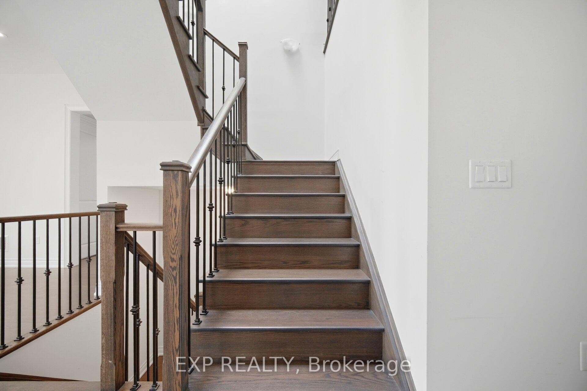 3128 Parsonage Crescent - Detached photo 23 of 47 in Oakville, Ontario
