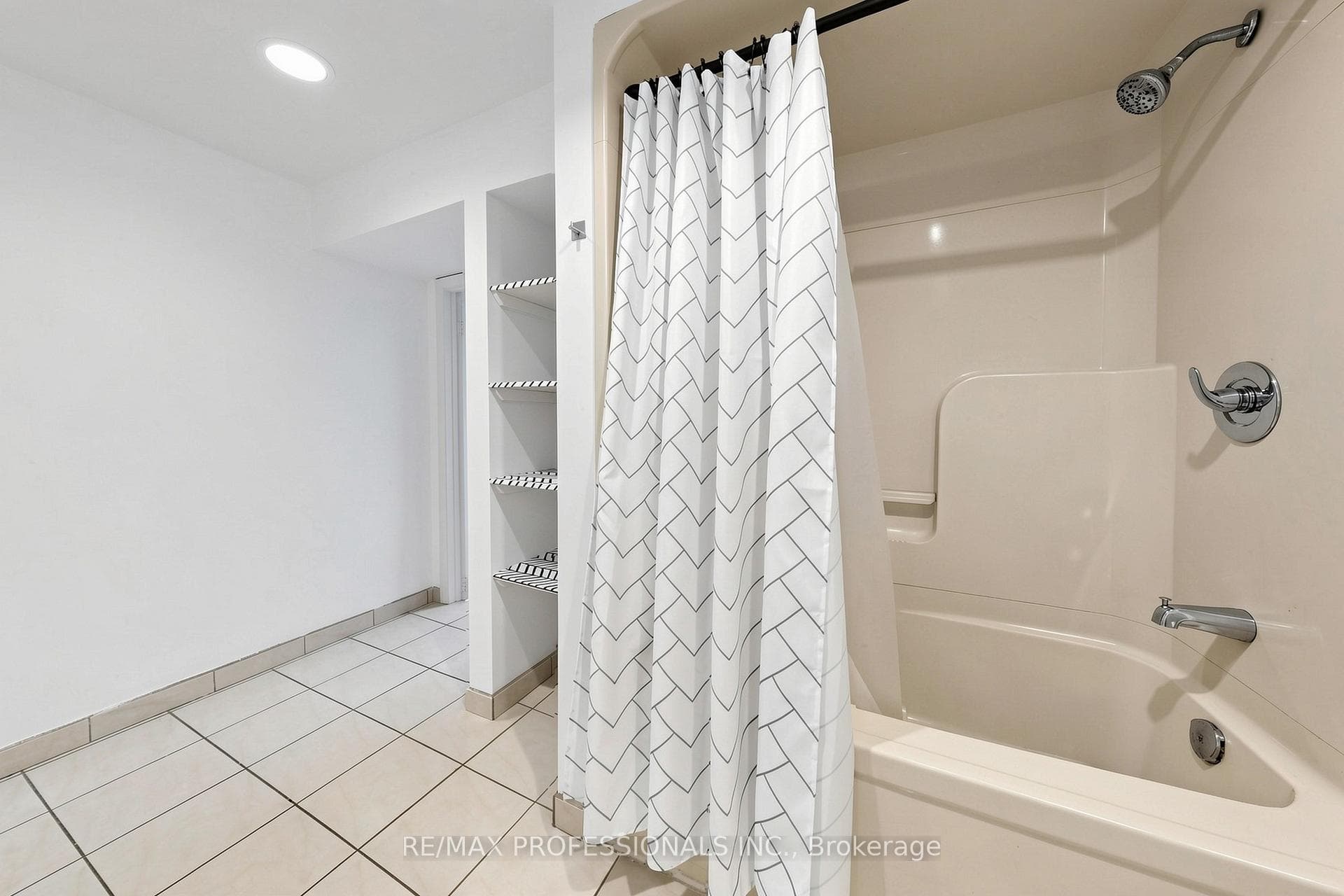 970 Silversmith Drive - Detached photo 45 of 50 in Mississauga, Ontario