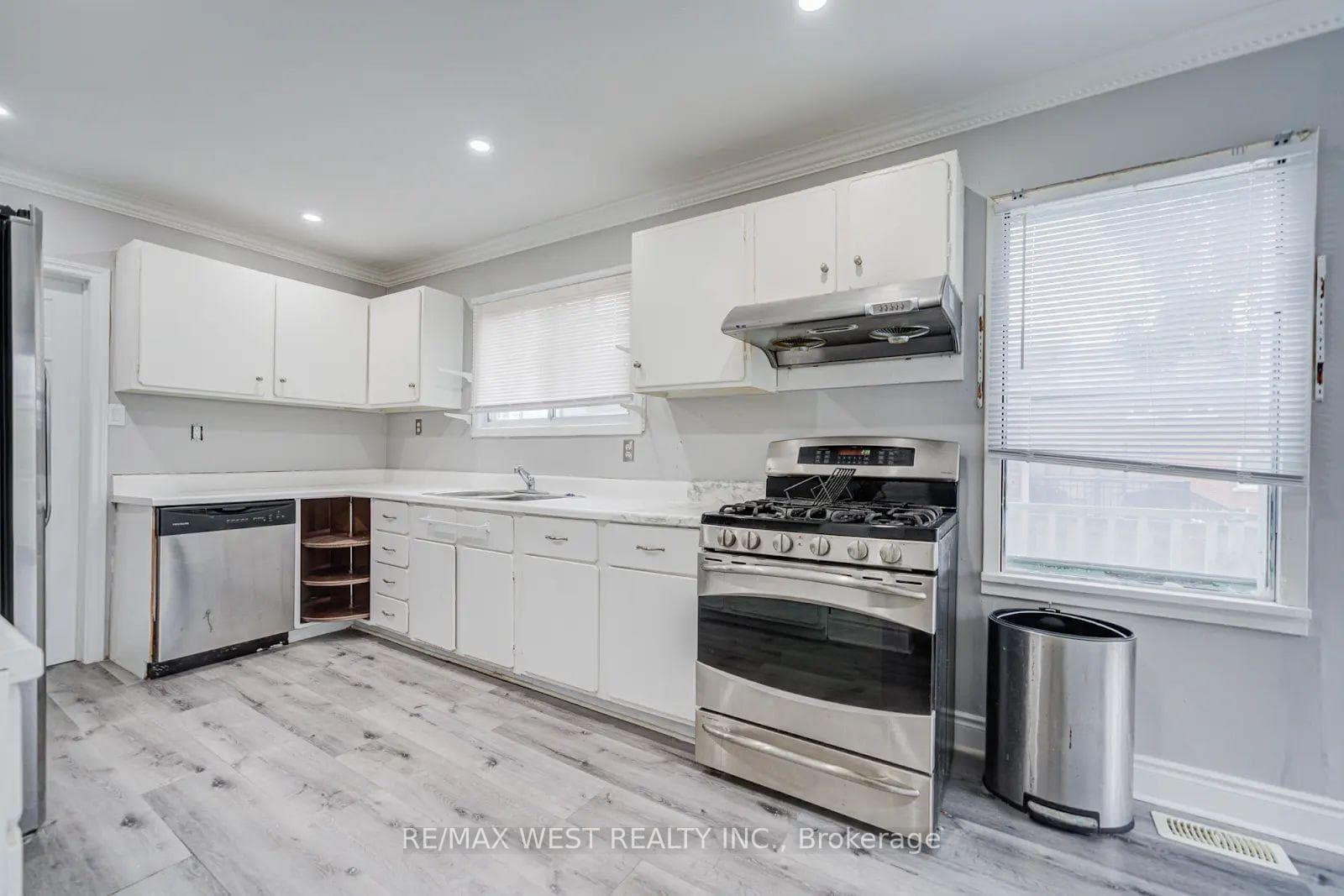 326 Queen Street - Detached photo 12 of 27 in Mississauga, Ontario
