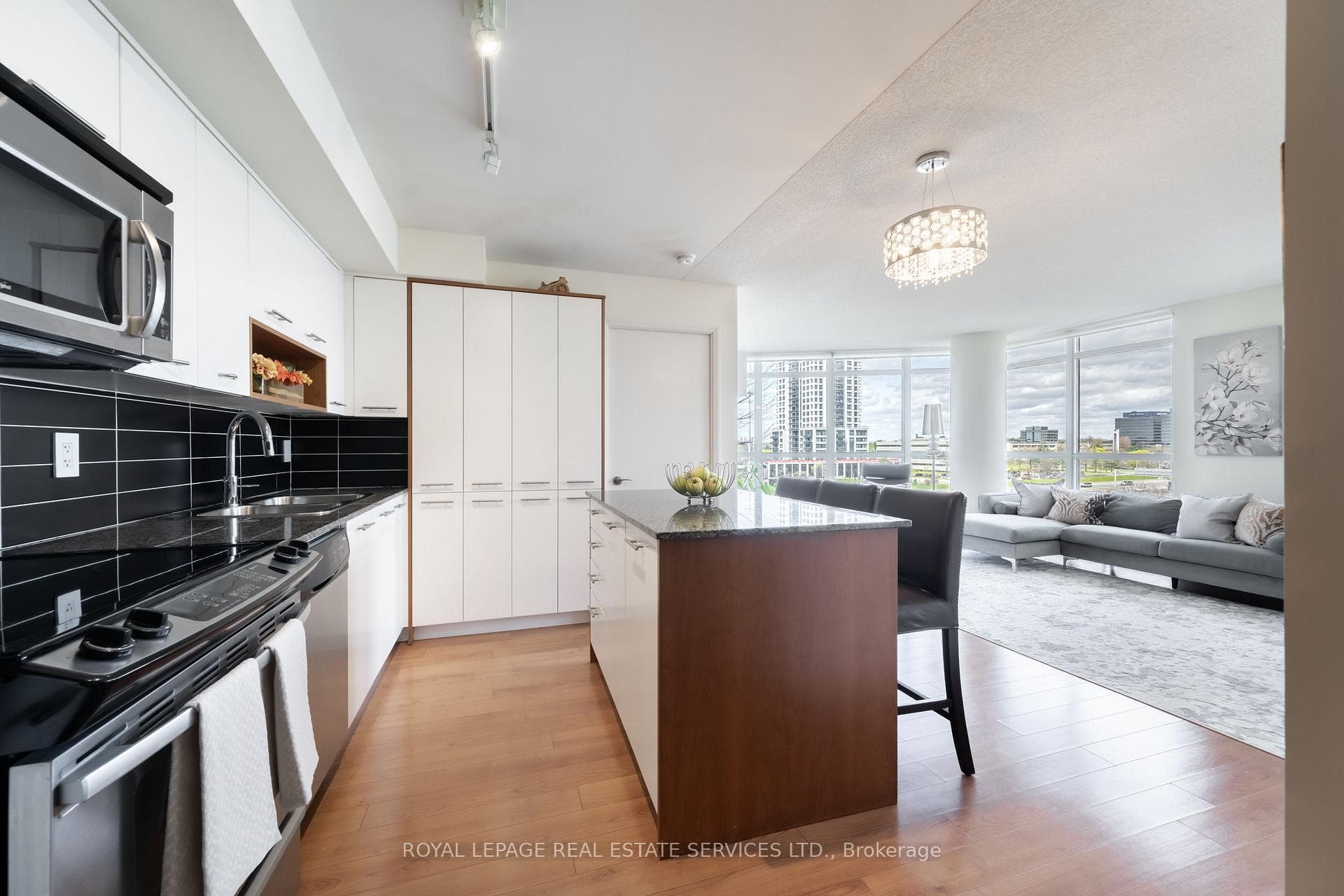 1 Valhalla Inn Road Unit 607 - Condo photo 11 of 47 in Etobicoke (Islington / Rexdale), Ontario