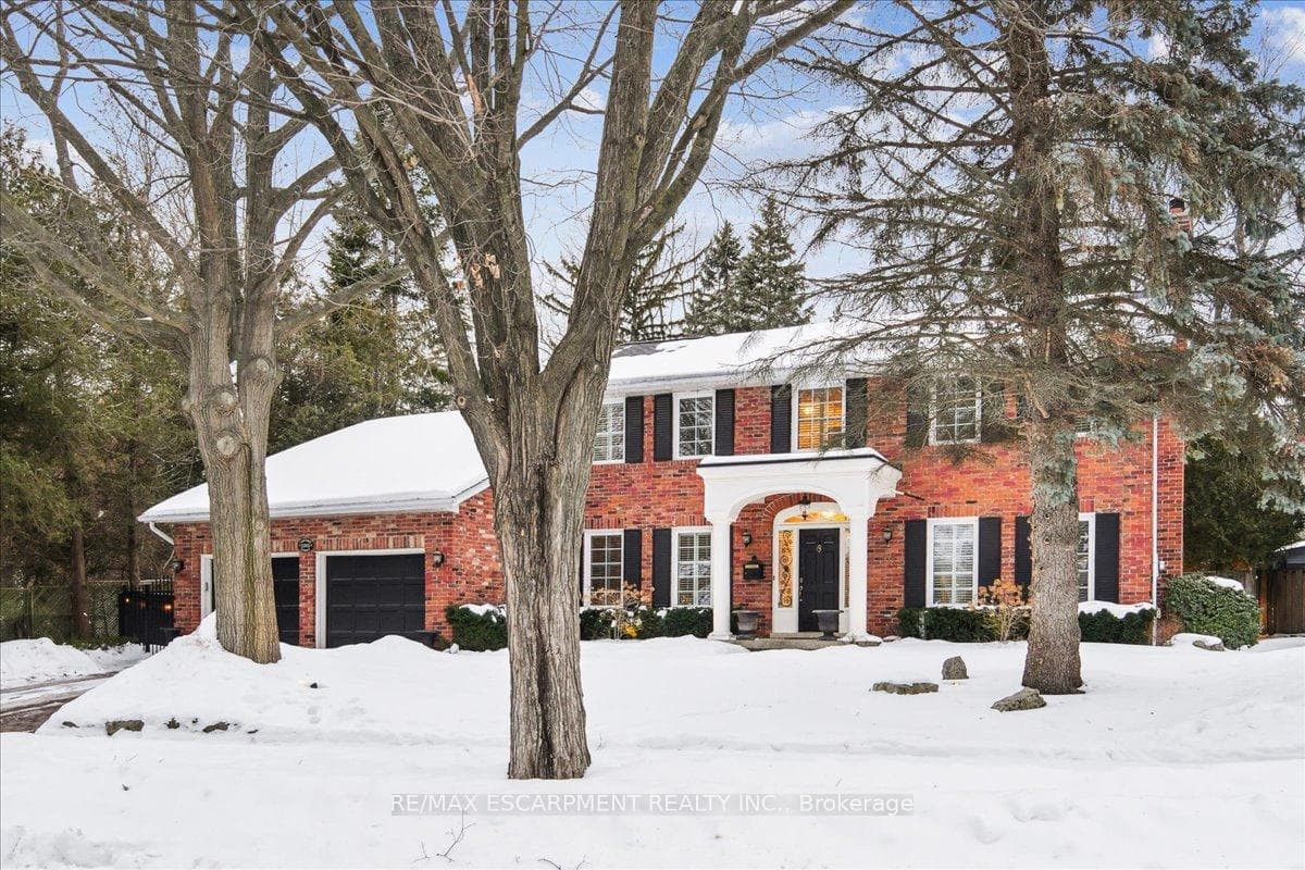 2305 Cheverie Street - home for sale in Oakville, Ontario