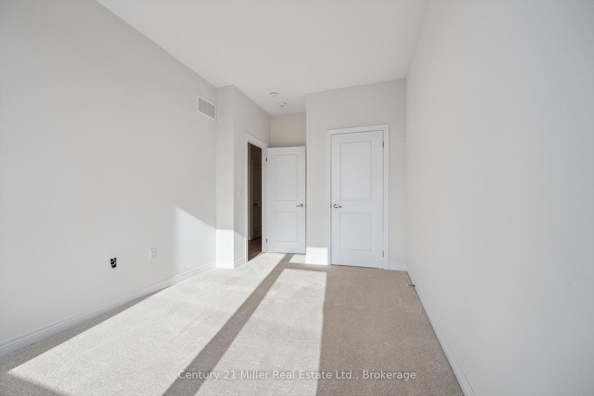 3199 Sixth Line - Townhouse photo 20 of 38 in Oakville, Ontario