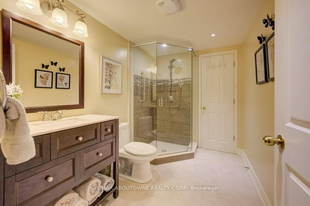 1300 Old Bridle Path - Detached photo 32 of 43 in Oakville, Ontario