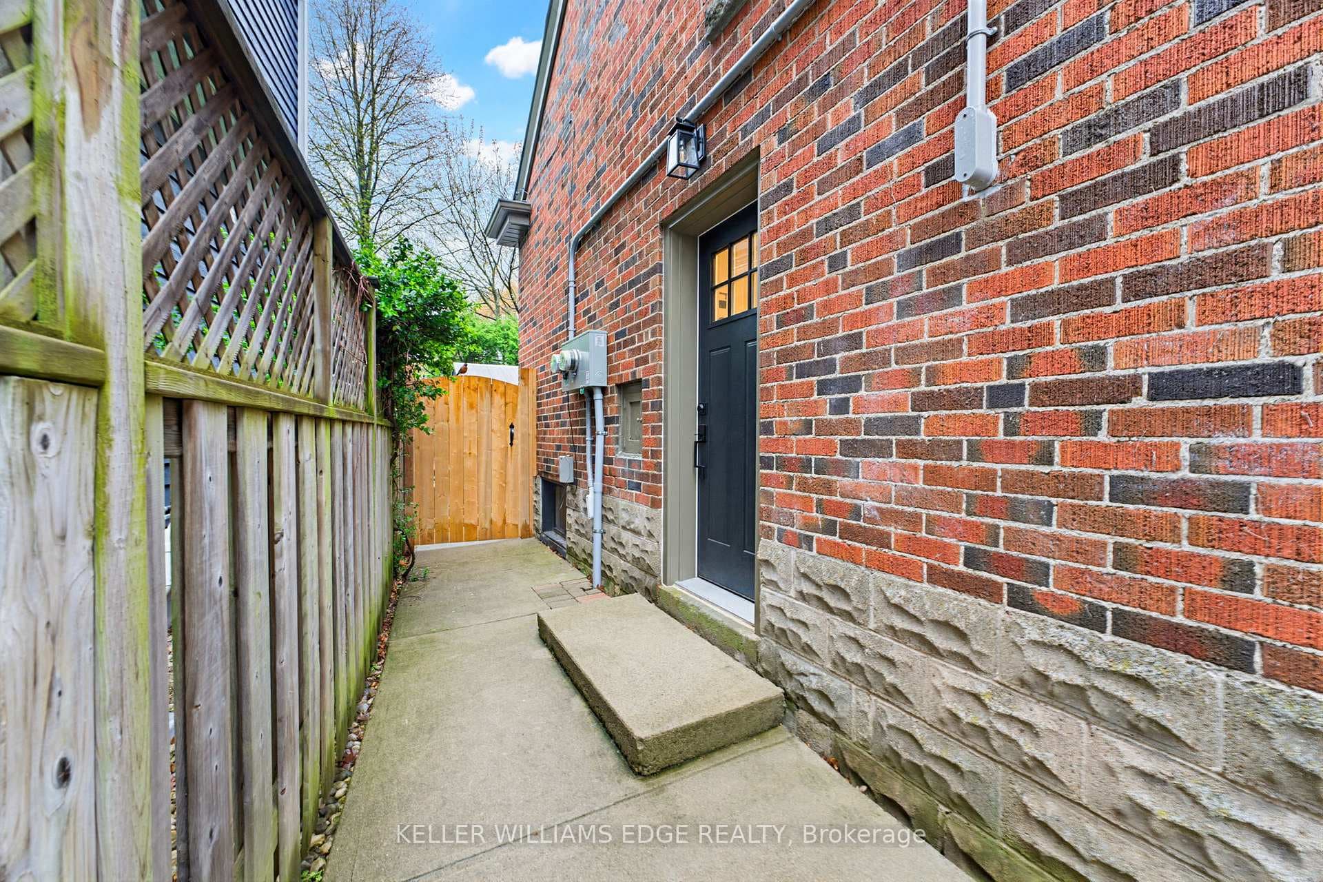 586 Woodland Avenue - Detached photo 34 of 45 in Burlington, Ontario