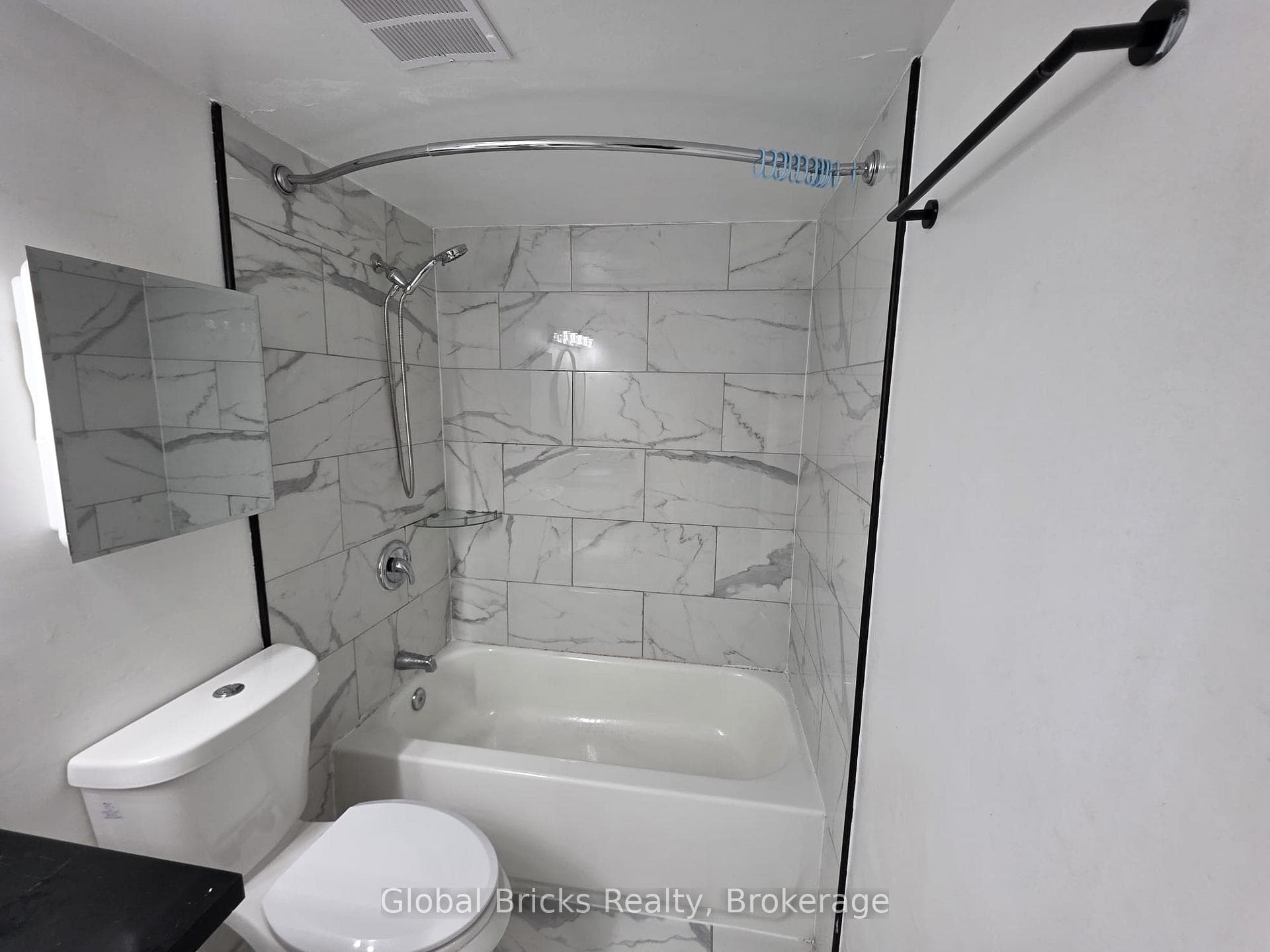 451 The West Mall N/A Unit 320 - Condo photo 8 of 11 in Etobicoke (Islington / Rexdale), Ontario