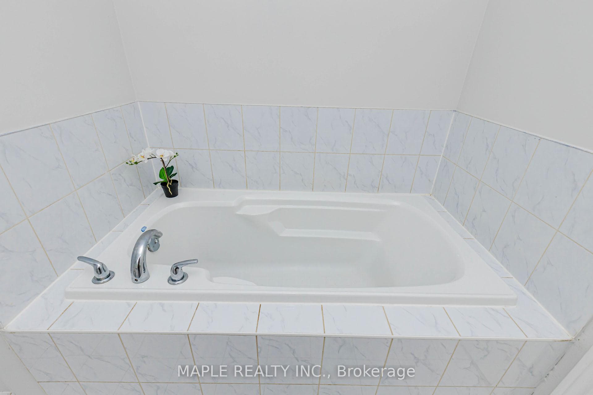 10 Eastlake Road - Semi-Detached photo 35 of 50 in Brampton, Ontario