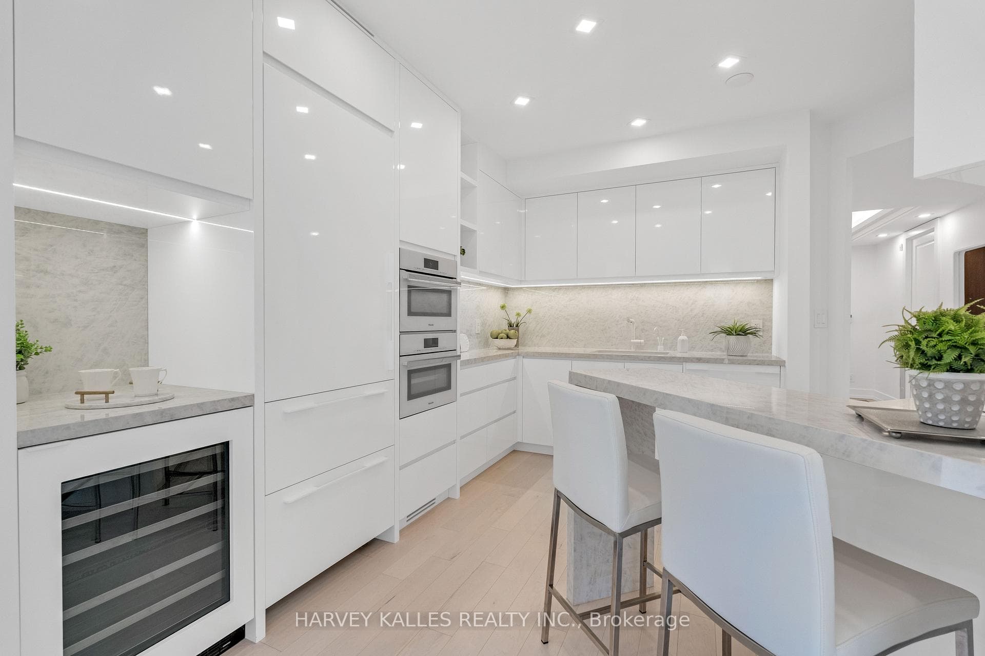 10 Bellair Street Unit 603 - Condo photo 14 of 38 in Annex / Yorkville / Summerhill, Ontario