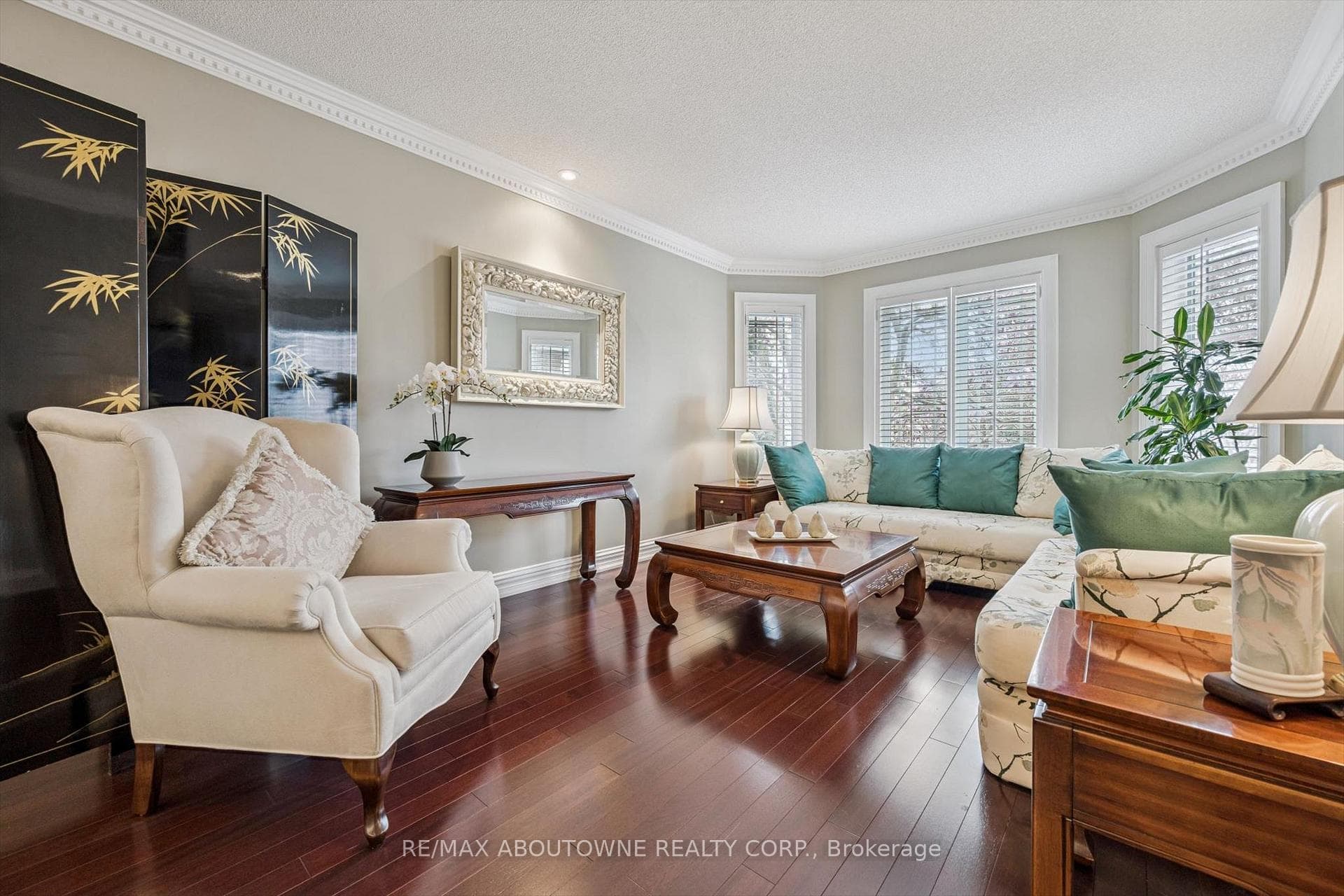 154 Howell Road - Detached photo 5 of 50 in Oakville, Ontario