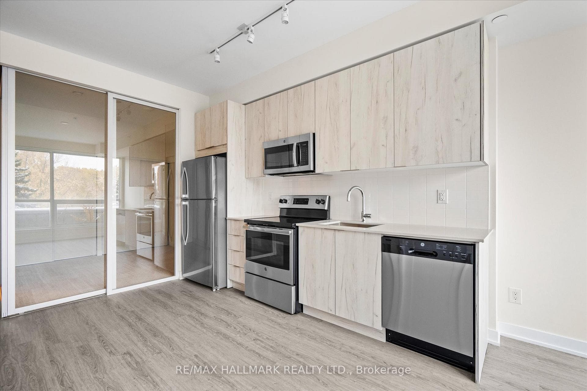1350 Kingston Road Unit 215 - Condo photo 13 of 32 in Birch Cliff / Cliffside, Ontario