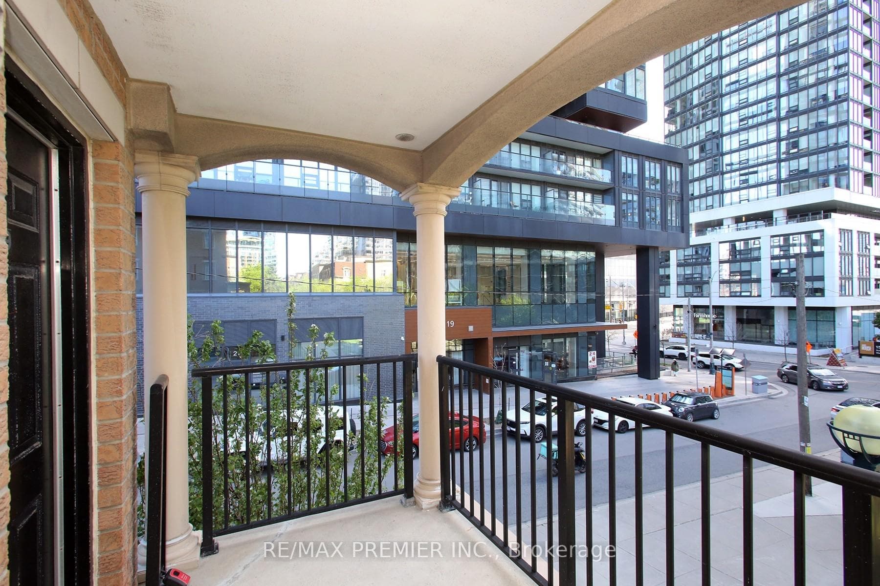 22 Western Battery Road Unit 109 - Condo photo 3 of 20 in Downtown Toronto / Waterfront, Ontario