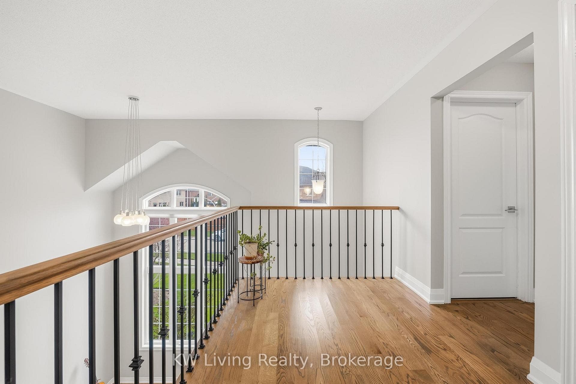 2327 Gladacres Lane - Detached photo 19 of 42 in Oakville, Ontario