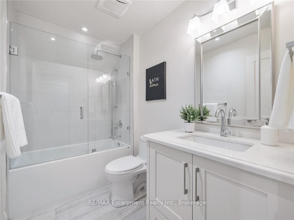 3087 Lakeshore Road - Detached photo 30 of 50 in Burlington, Ontario
