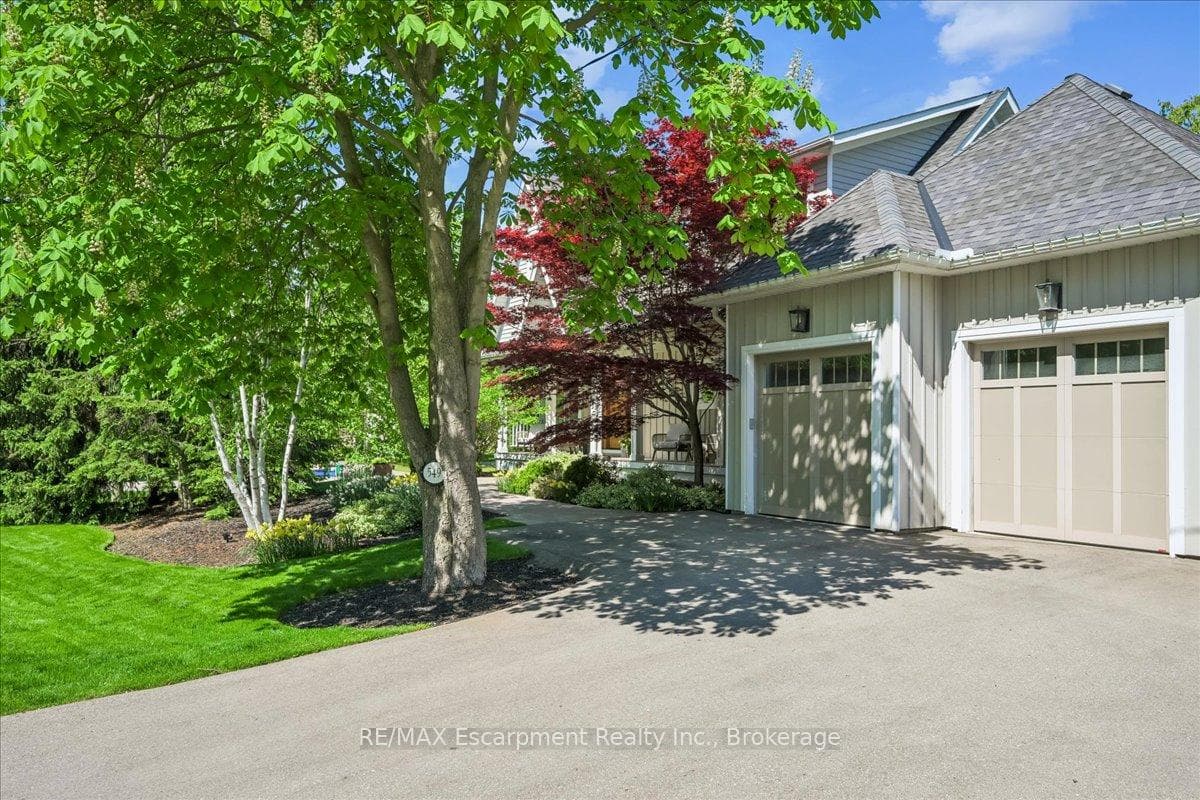 549 Jeanette Drive - Detached photo 4 of 39 in Oakville, Ontario