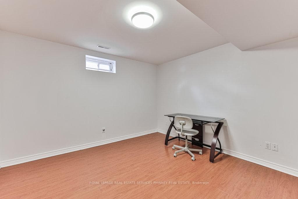 200 Lexington Road - Detached photo 23 of 37 in Oakville, Ontario