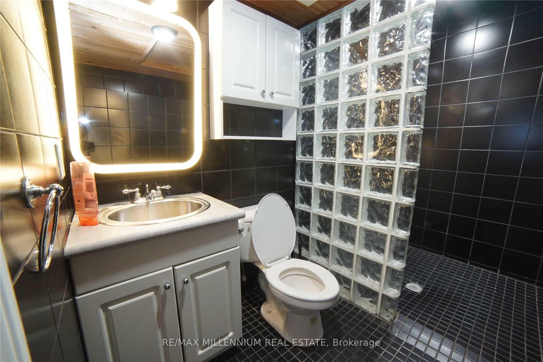 8 Dalzell Avenue - Detached photo 9 of 13 in Brampton, Ontario