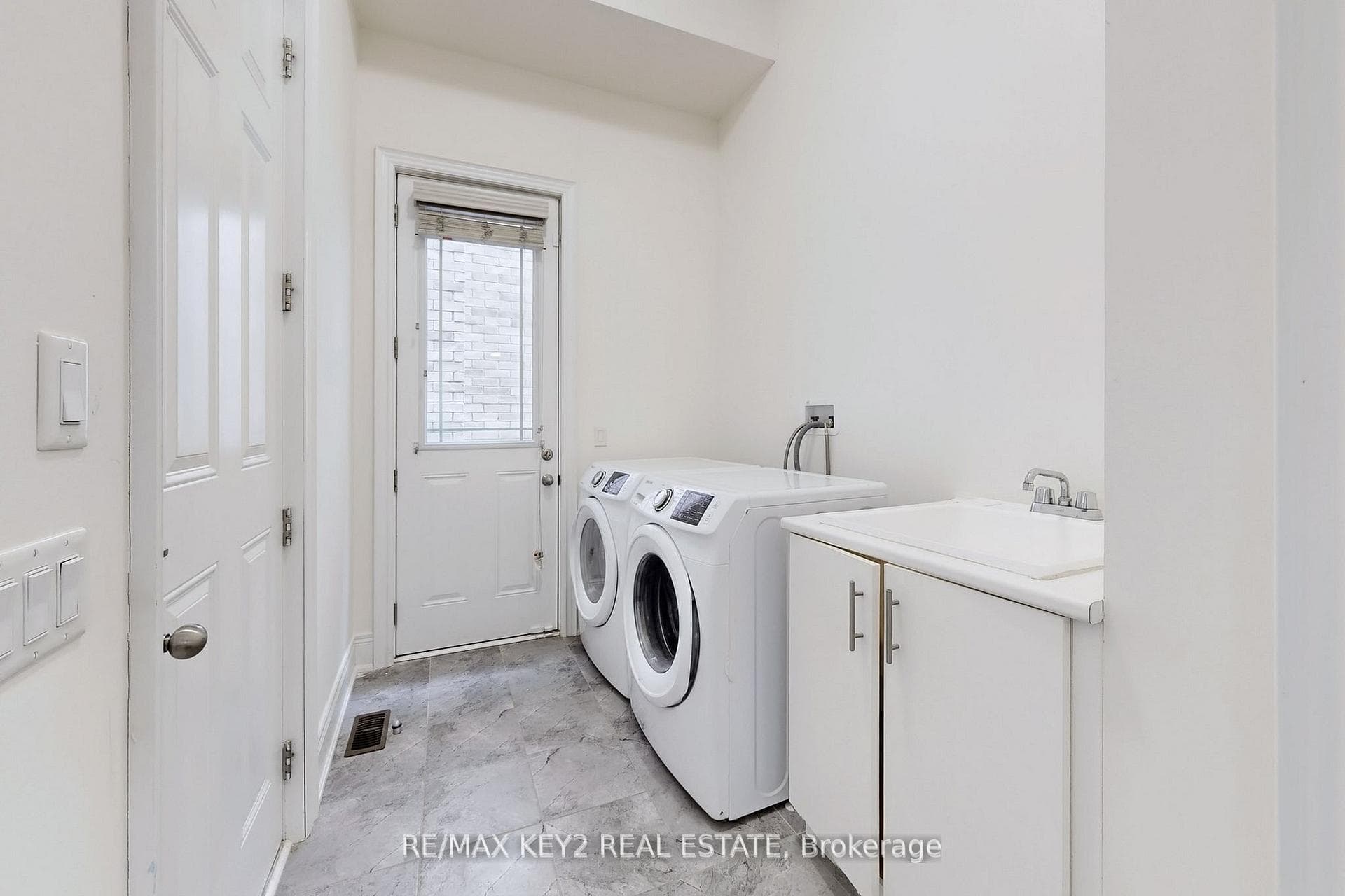 10 Lyle Way - Detached photo 23 of 49 in Brampton, Ontario