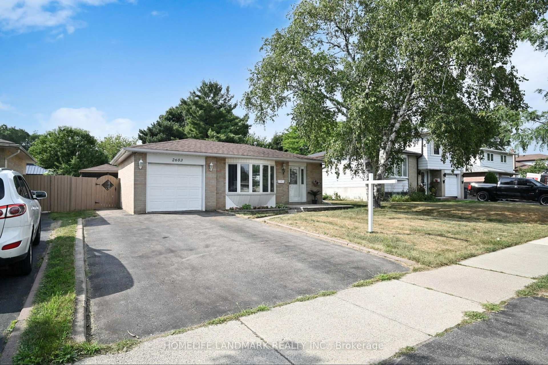 2603 Bromsgrove Road, Mississauga — home with in-law suite