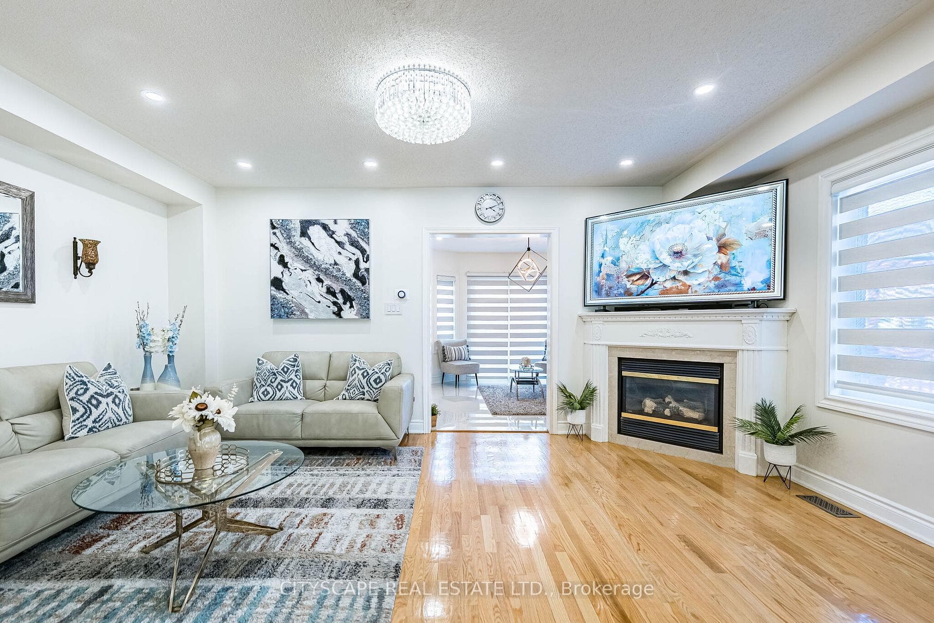 6681 Jazzy Mews - Semi-Detached photo 11 of 50 in Mississauga, Ontario