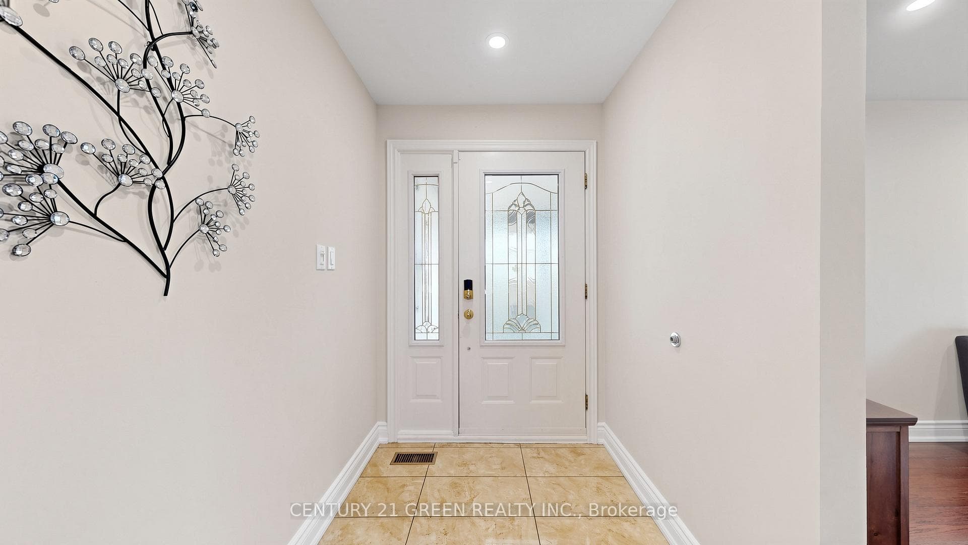 95 Kearney Drive - Detached photo 5 of 45 in Etobicoke (West Mall / Rexdale), Ontario