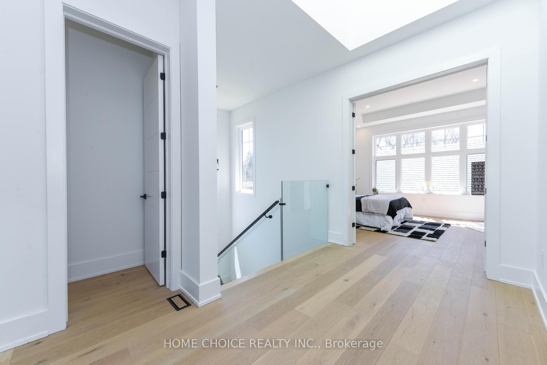 302 Tuck Drive - Detached photo 16 of 46 in Burlington, Ontario
