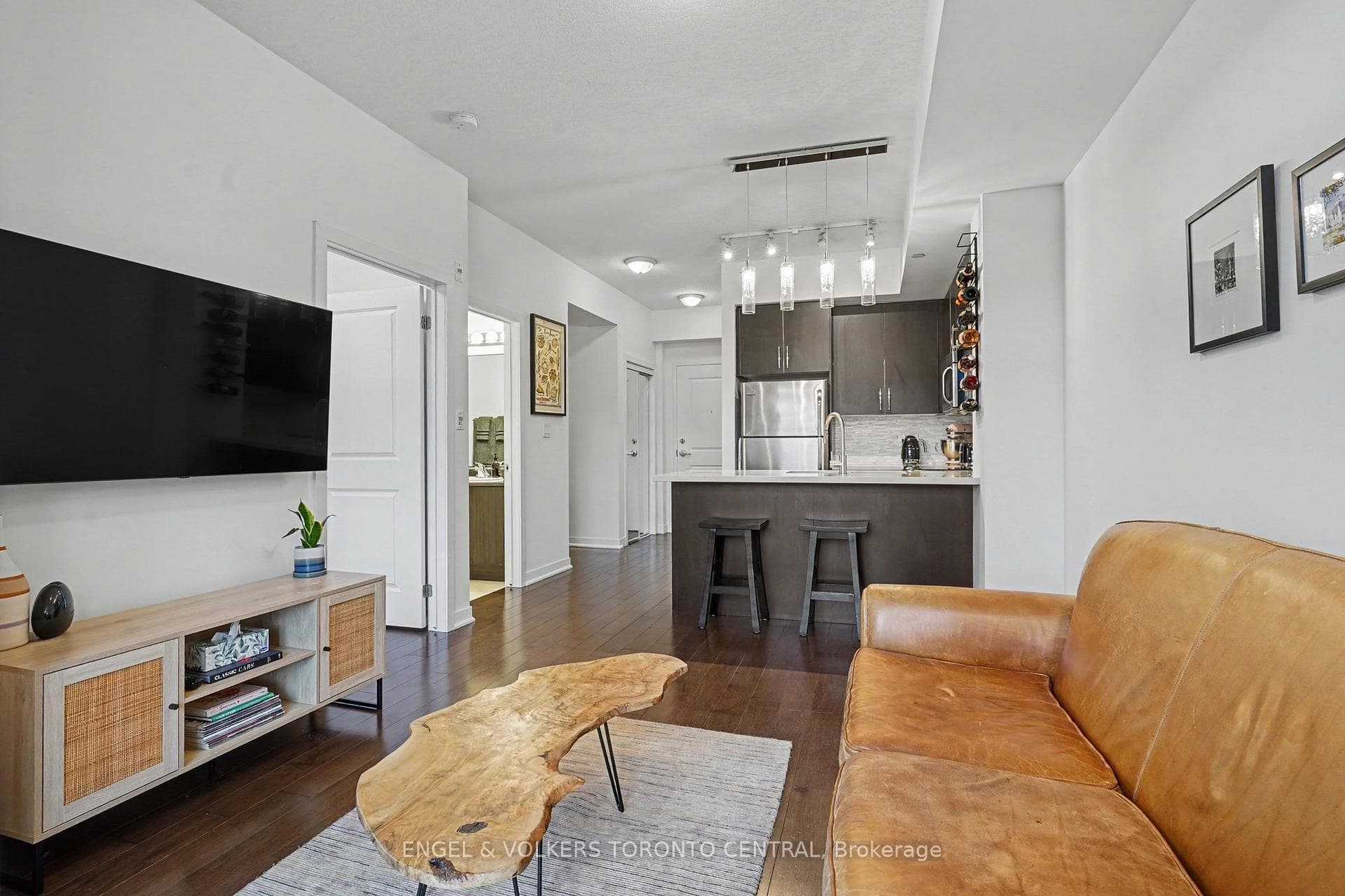90 Charlton Avenue Unit 706 - Condo photo 4 of 20 in Hamilton, Ontario