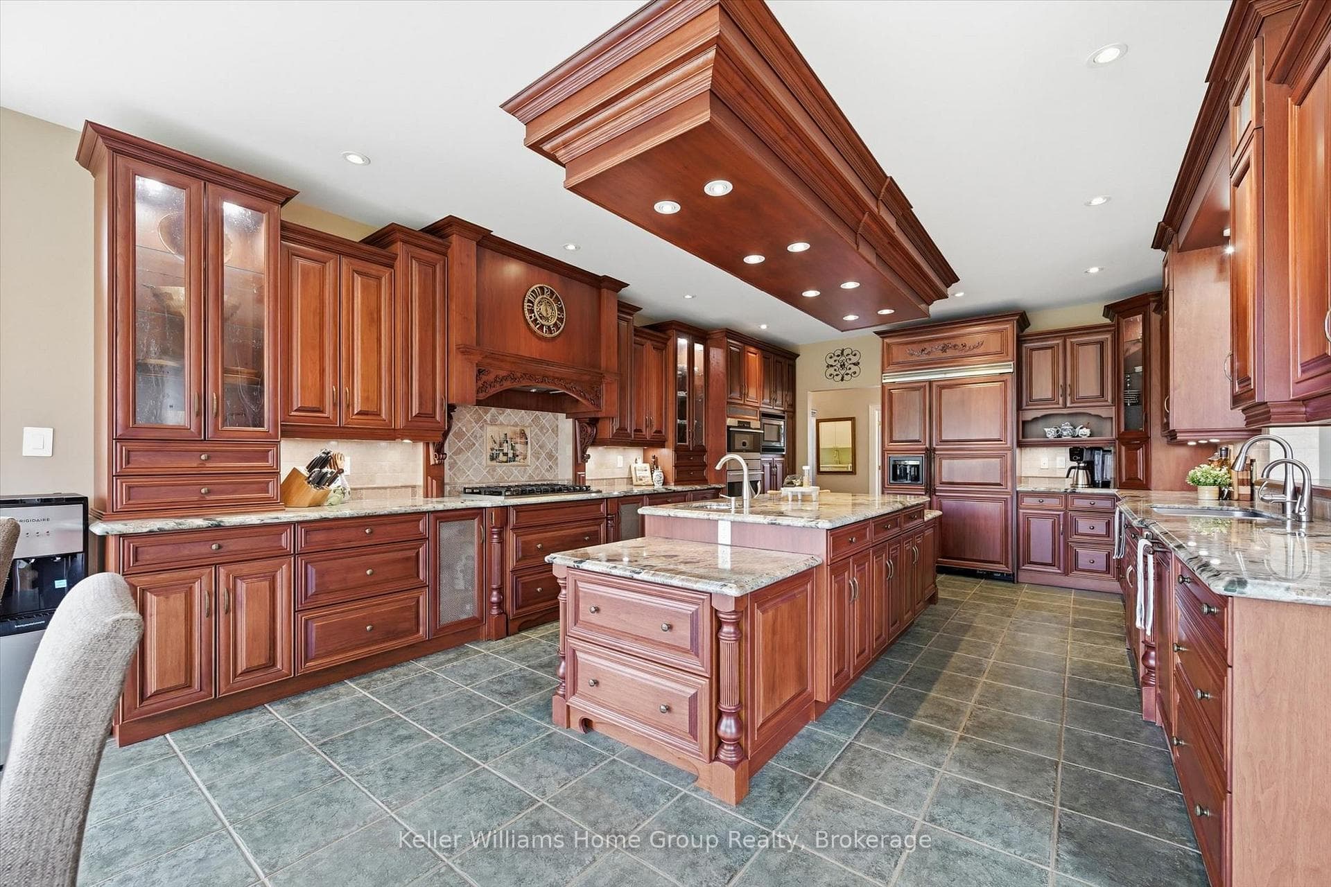6423 Chelsea Road - Detached photo 12 of 49 in Burlington, Ontario