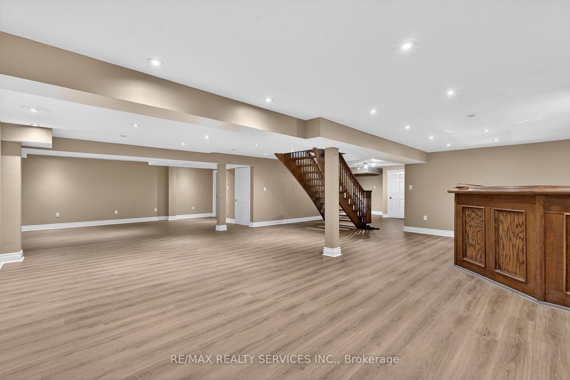 2069 Schoolmaster Circle - Detached photo 44 of 49 in Oakville, Ontario