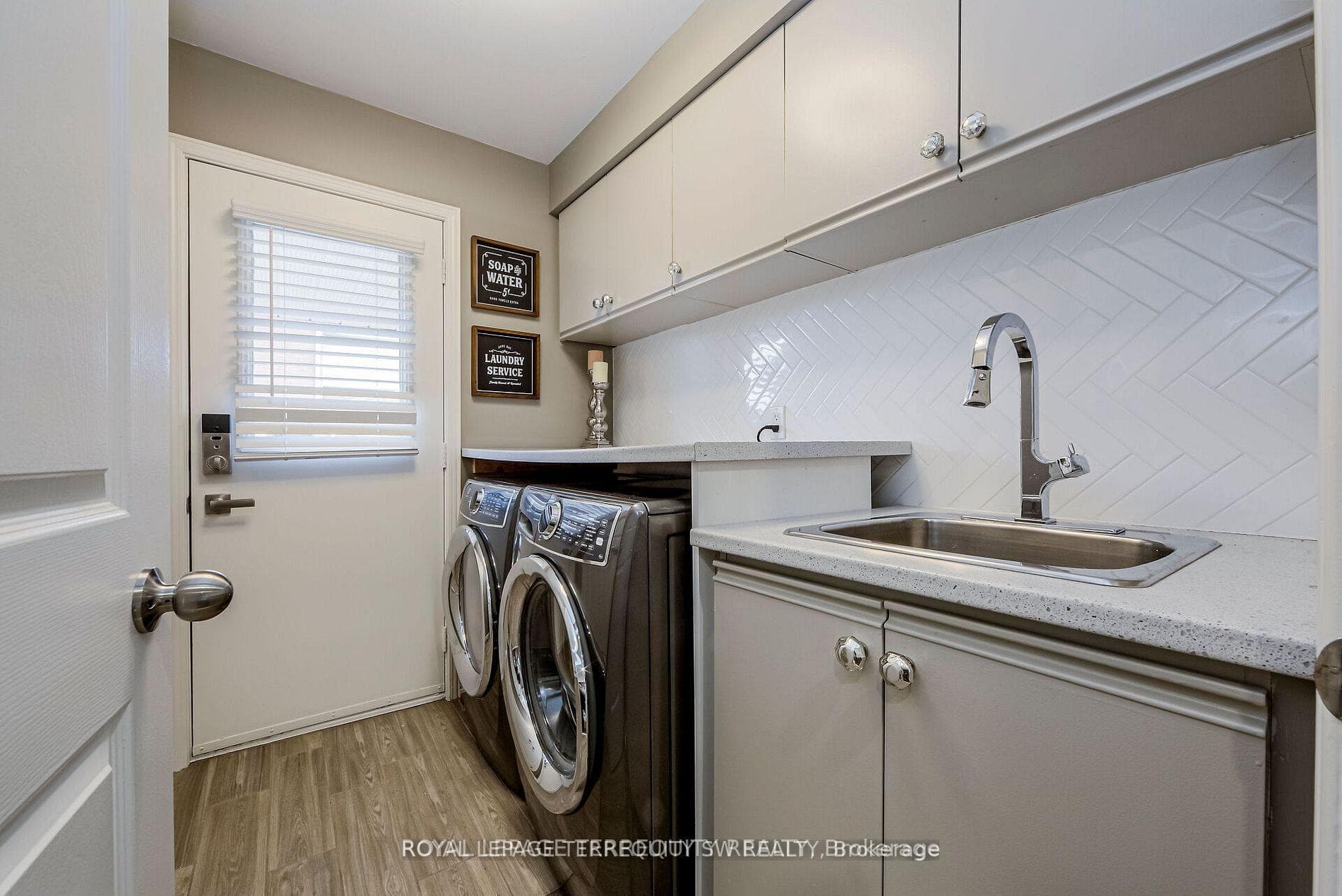 2025 Parklane Crescent - Detached photo 18 of 50 in Burlington, Ontario