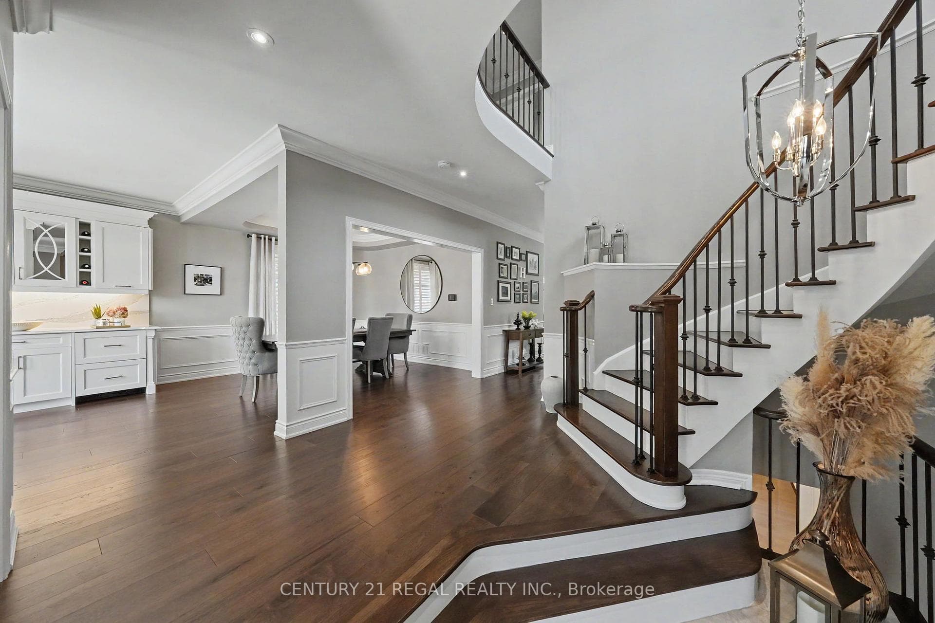 2260 Chickadee Crescent - Detached photo 2 of 47 in Oakville, Ontario