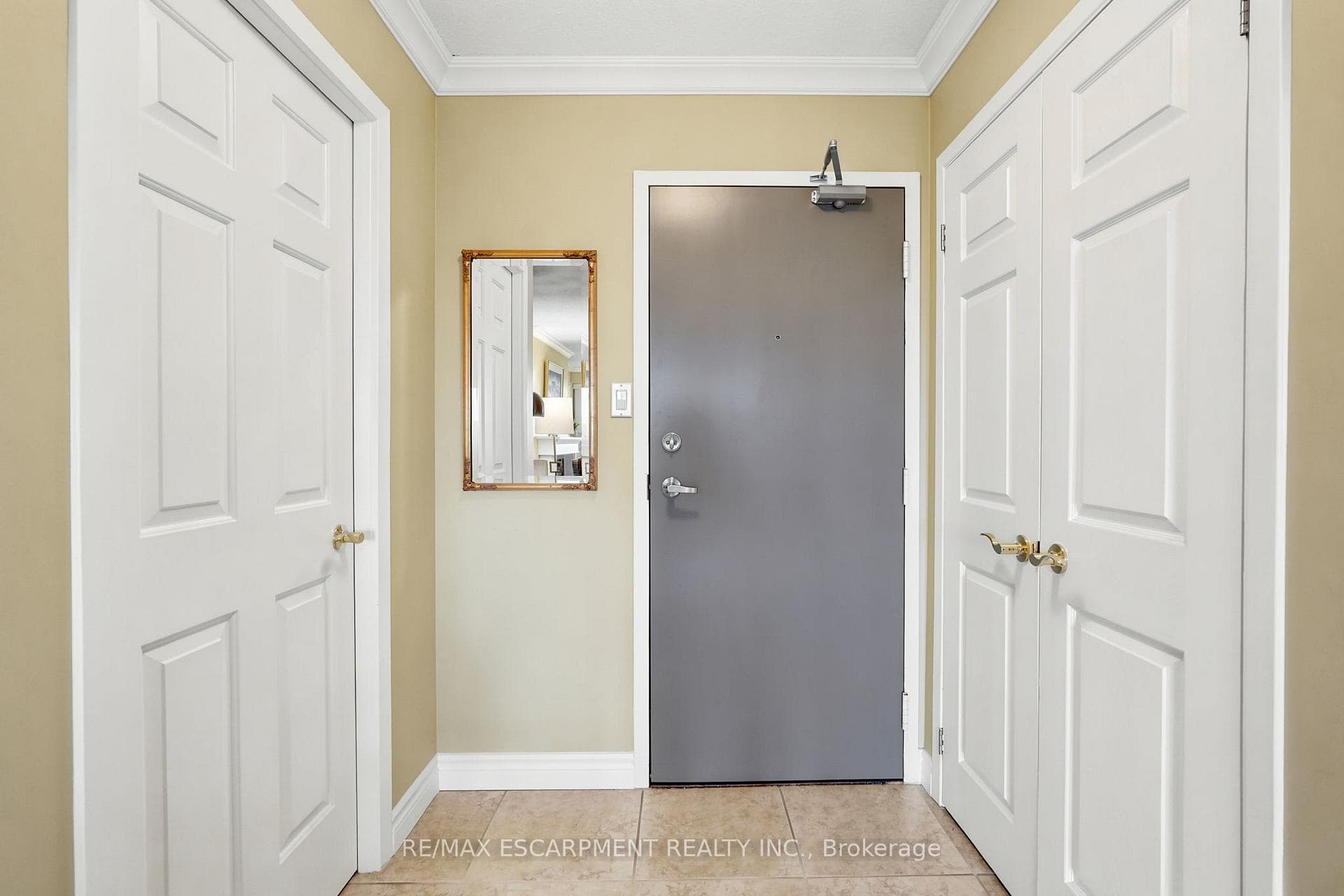 1201 North Shore Boulevard Unit 1003 - Condo photo 4 of 43 in Burlington, Ontario