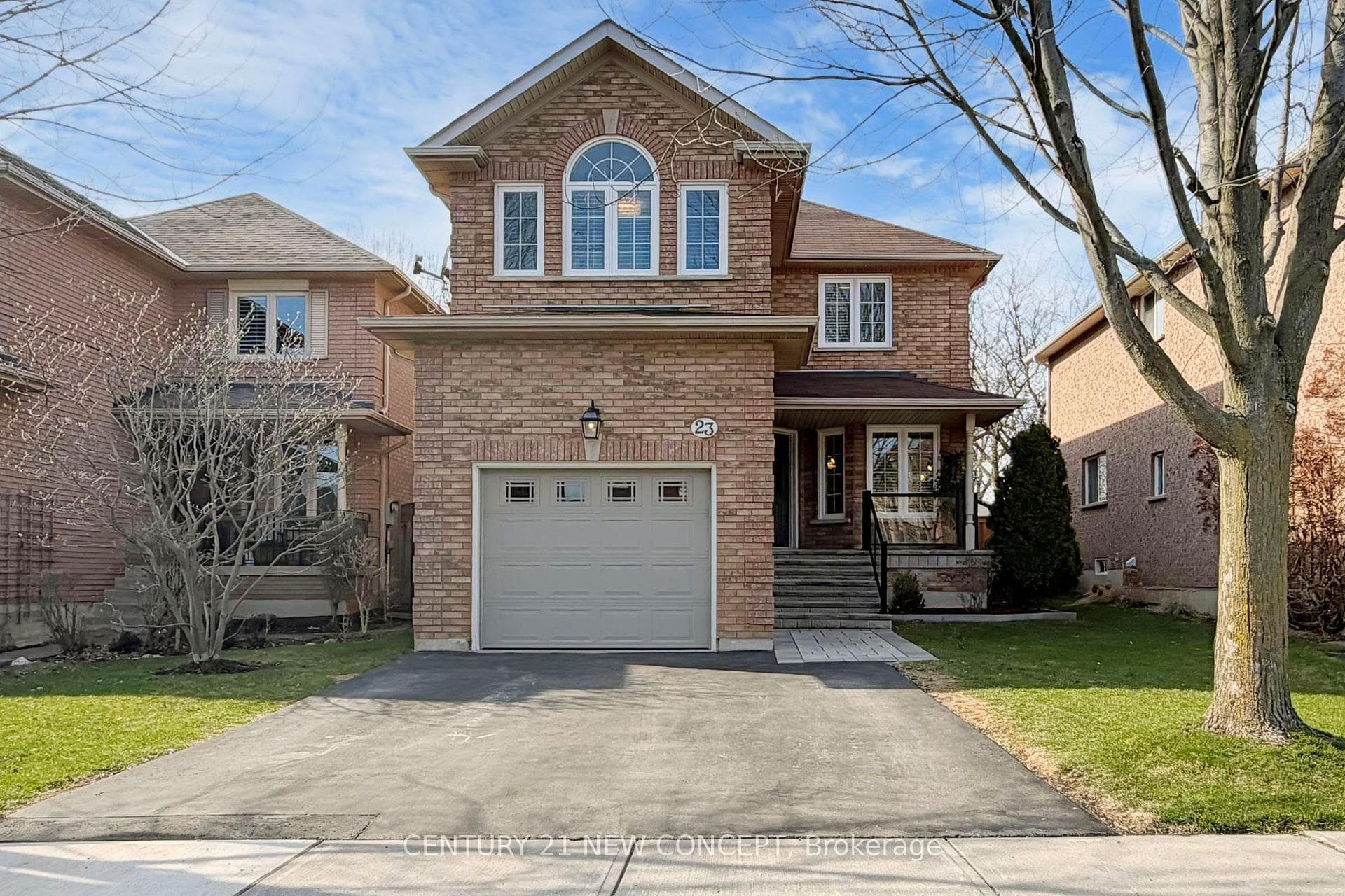 23 Red Maple Lane - Detached for sale in Glen Abbey, Ontario