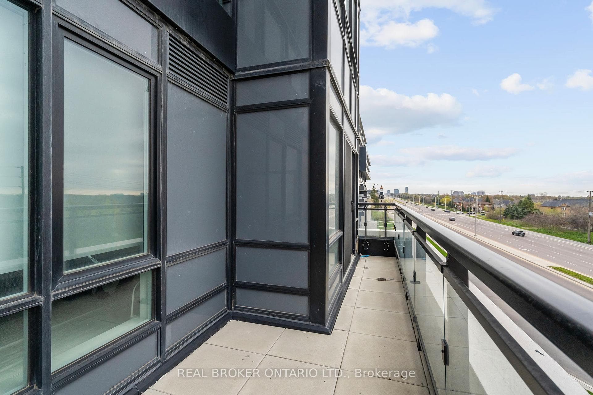 405 Dundast Street Unit 328 - Condo photo 26 of 33 in Oakville, Ontario