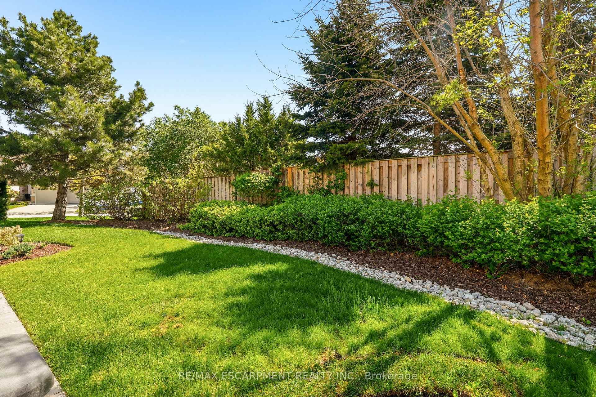 4163 STONEBRIDGE Crescent - Condo photo 43 of 46 in Burlington, Ontario
