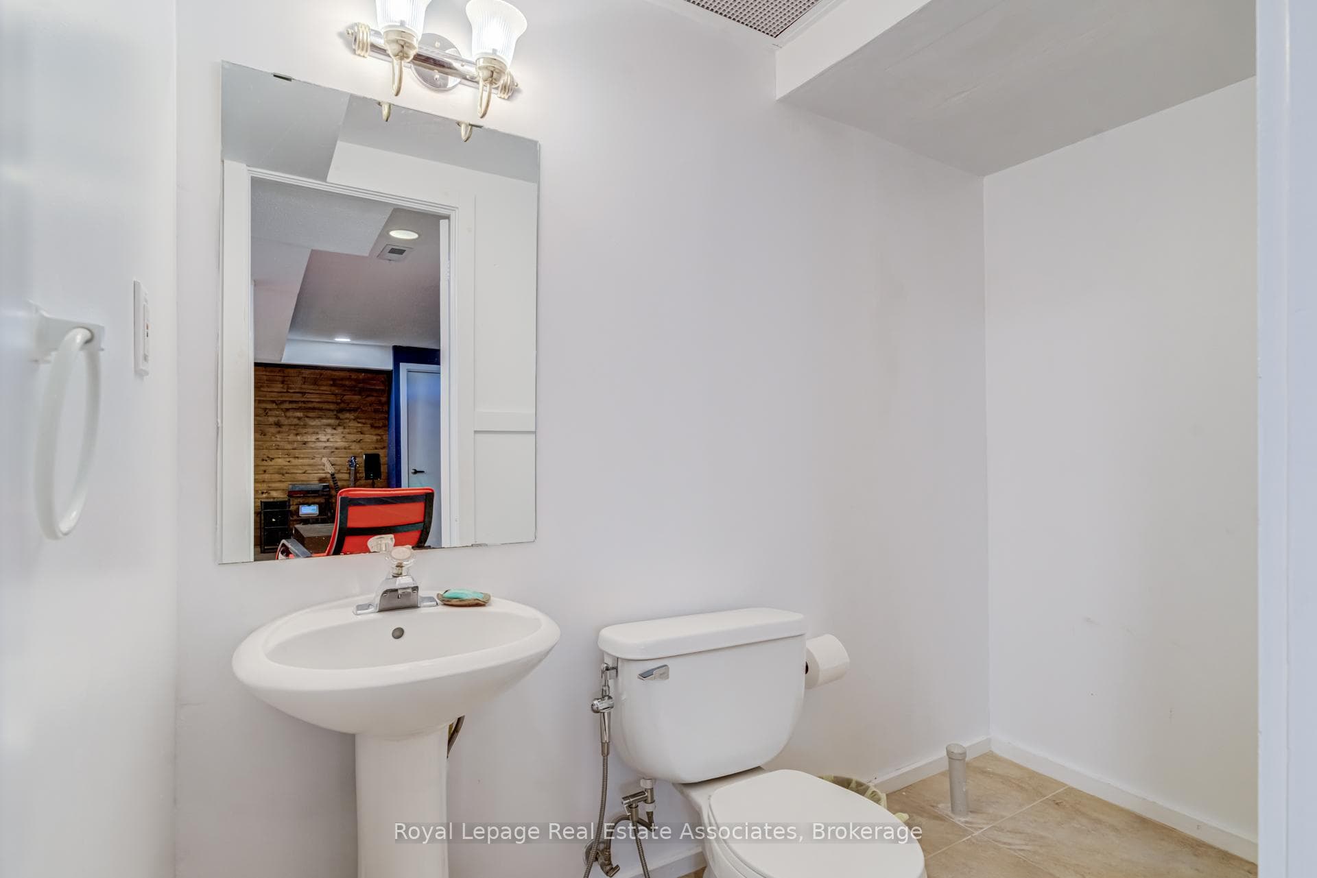 1179 Treetop Terrace - Townhouse photo 42 of 50 in Oakville, Ontario
