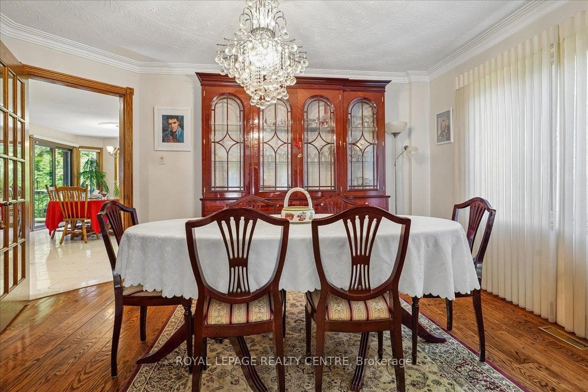 1869 Folkway Drive - Detached photo 11 of 49 in Mississauga, Ontario