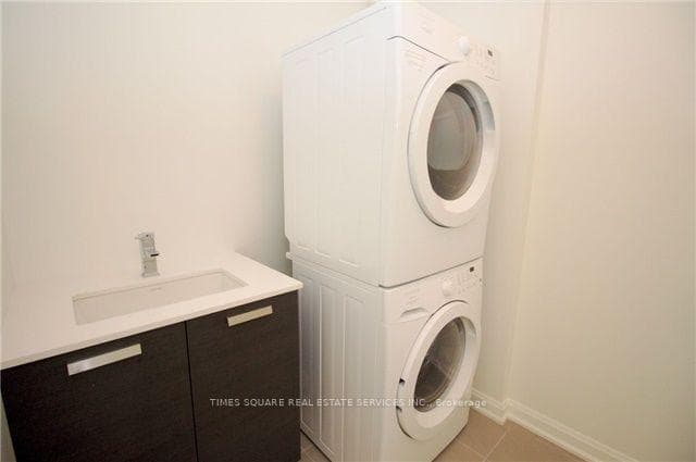 11 Bogert Avenue Unit 3305 - Condo photo 7 of 9 in Thornhill / Willowdale, Ontario