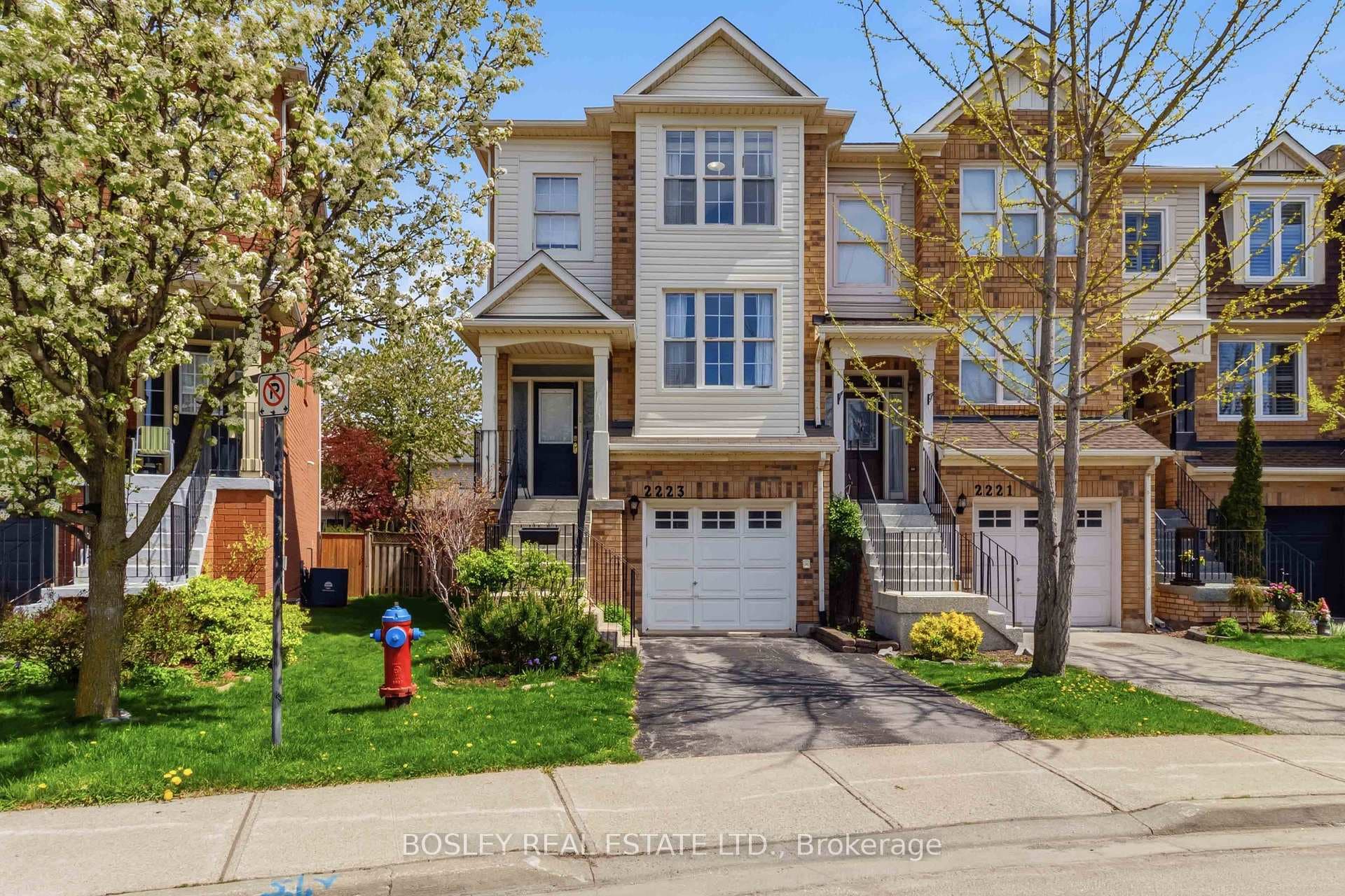 2223 Prescott Place - Townhouse photo 1 of 18 in Burlington, Ontario
