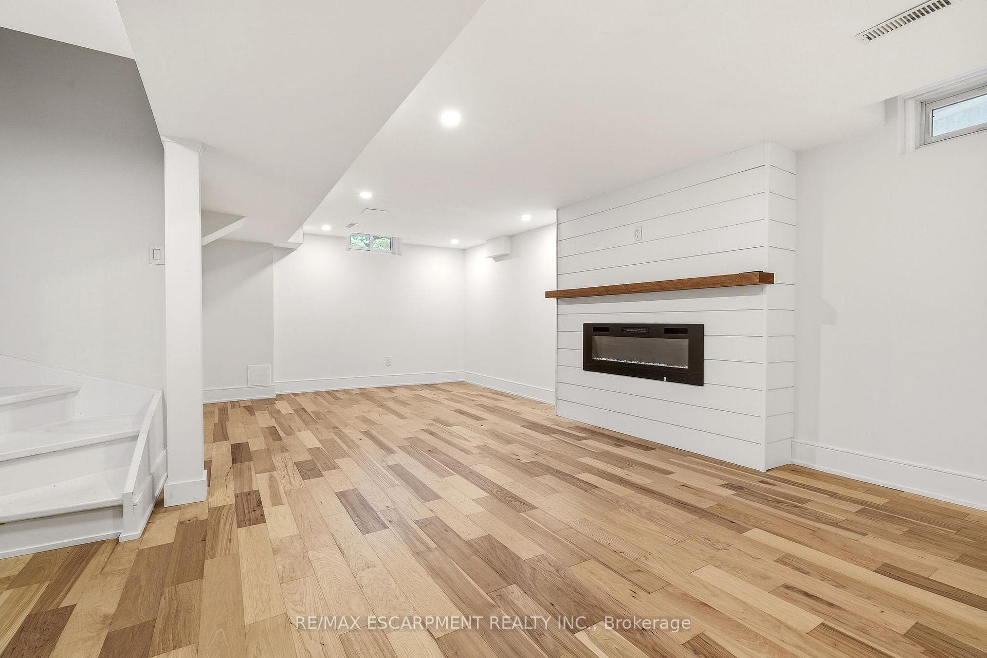 2347 Tweedsmuir Court - Detached photo 34 of 48 in Burlington, Ontario