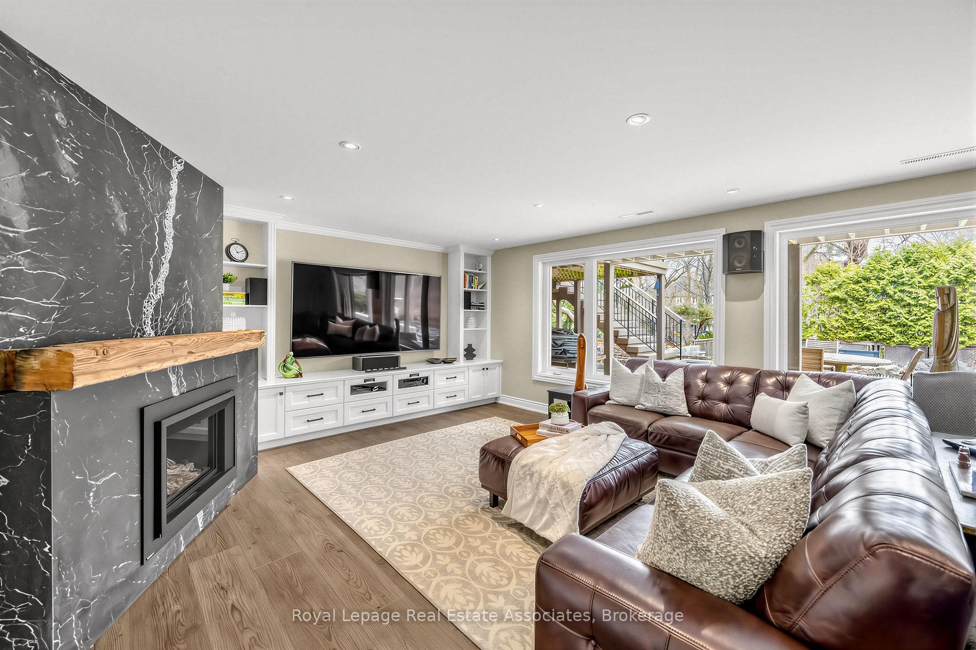 1561 Pinetree Crescent - Detached photo 22 of 42 in Mississauga, Ontario