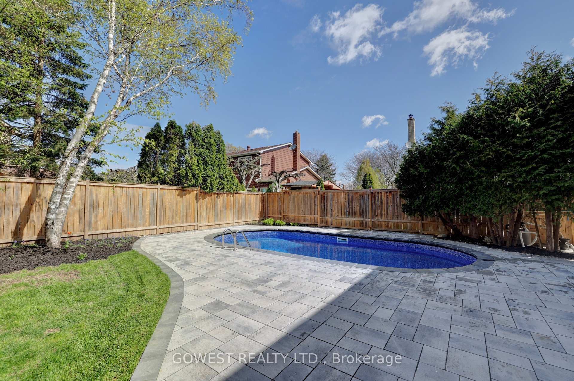 981 Valdese Drive - Detached photo 11 of 50 in Mississauga, Ontario